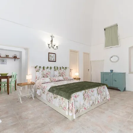 Masseria La Macchiola & Corti Del Mito Villa Spongano Buitenkant foto